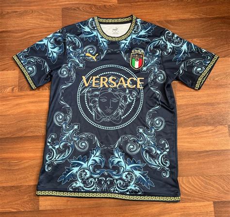 italien trikot versace original|2022/2023 Special Edition Versace X Italien Weißes Trikot .